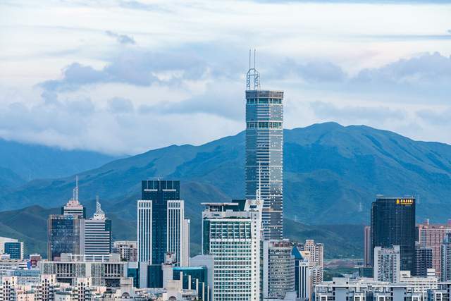 高355米!深圳跨世纪的地标建筑——赛格广场,由陈世民大师设计