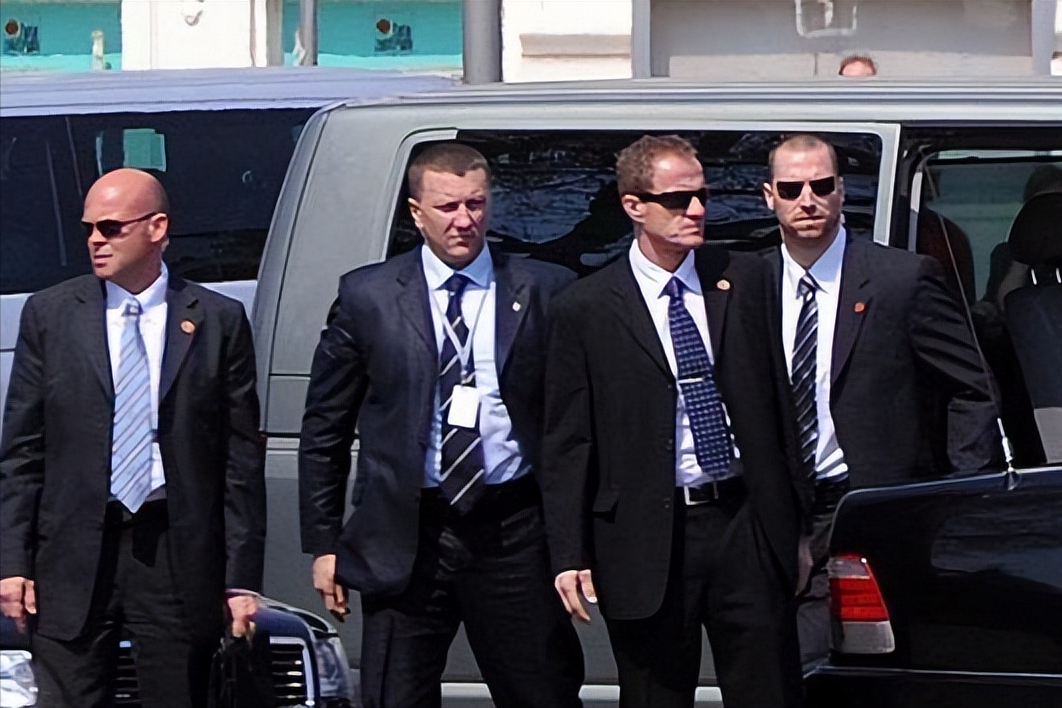 万里挑一的美国总统保镖,用肉身挡子弹,007特工都没他们全能