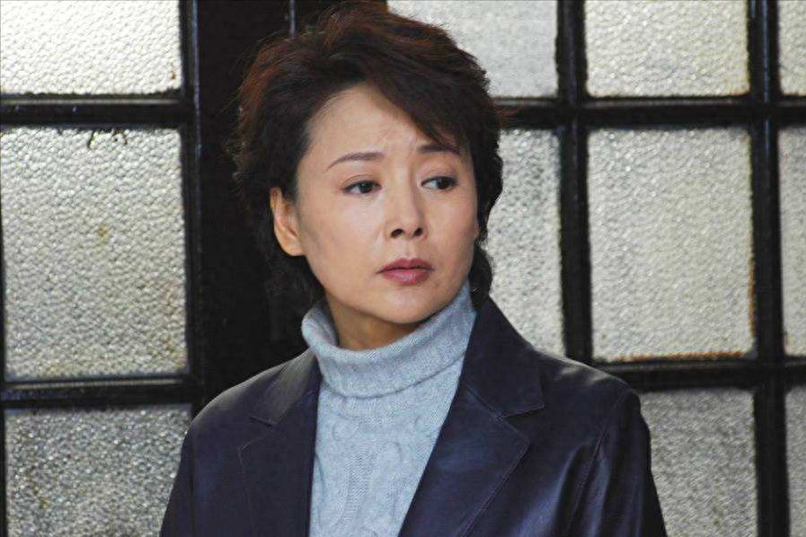 回顾65岁张瑜一生无儿无女离婚多年看到前夫还是会心动