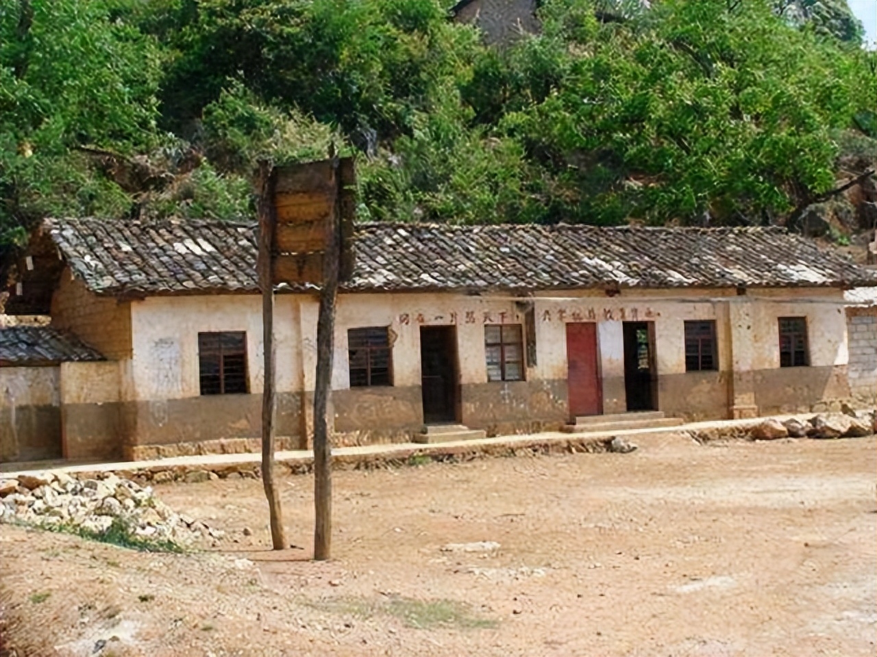 草房子油麻地小学图片图片