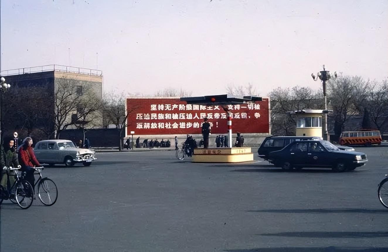 80年代的北京老照片:迷人的街景和日常生活
