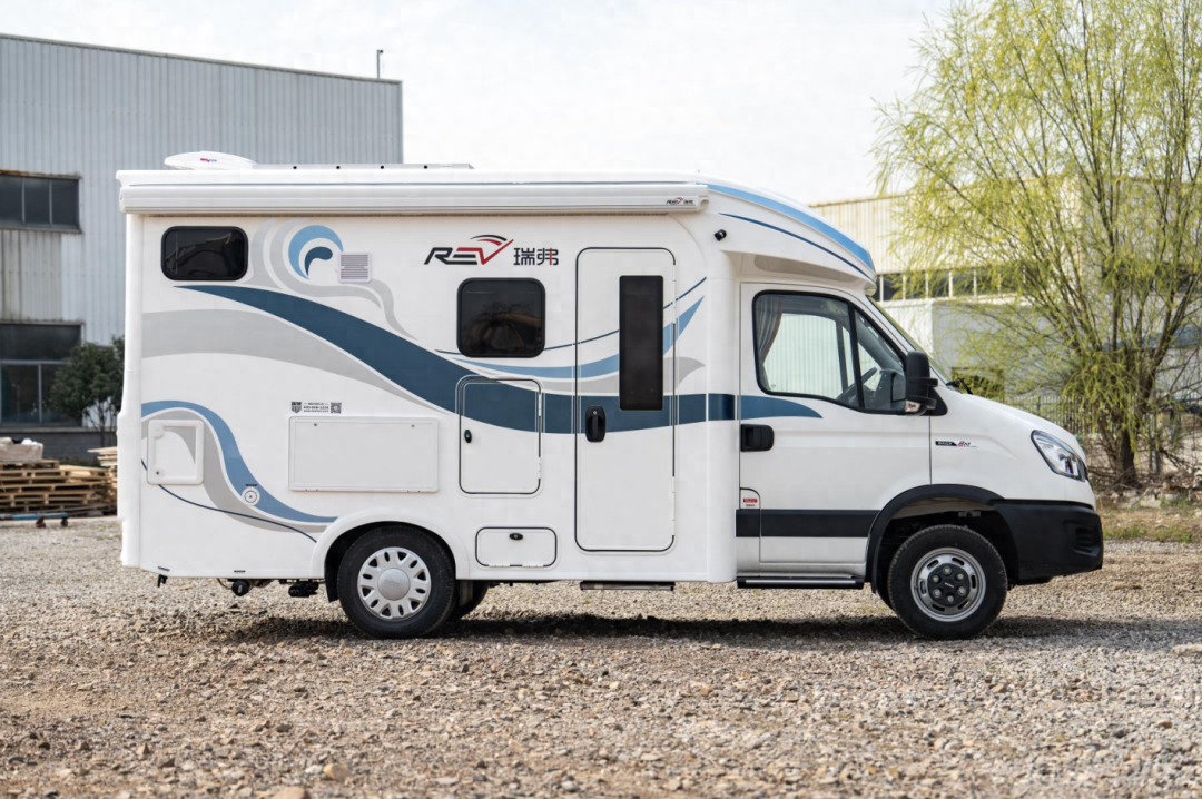 瑞弗t800小额头无拓展 精巧雅致 布局合理 家庭出游理想车型