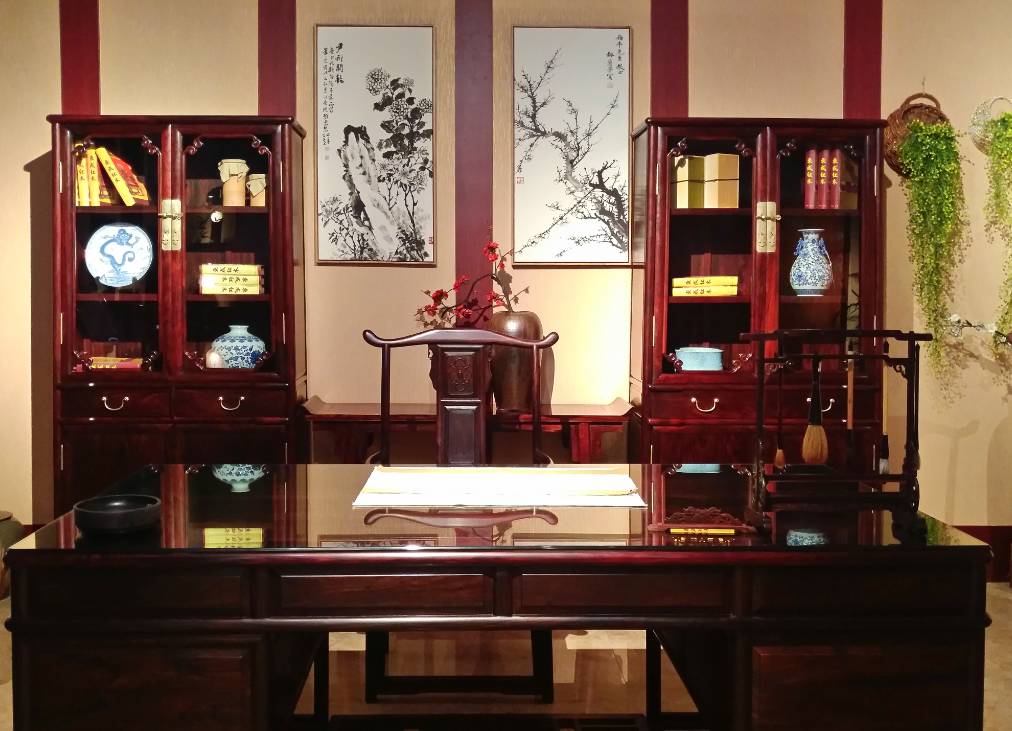 古典家具的风格艺术,流传到现在,在家具市场中仍占据一席之地