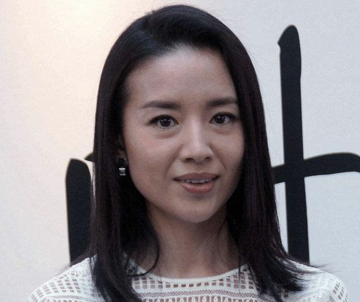 董洁,刘诗诗的近照曝光:婚姻是否幸福,对女人容貌的影响很大!