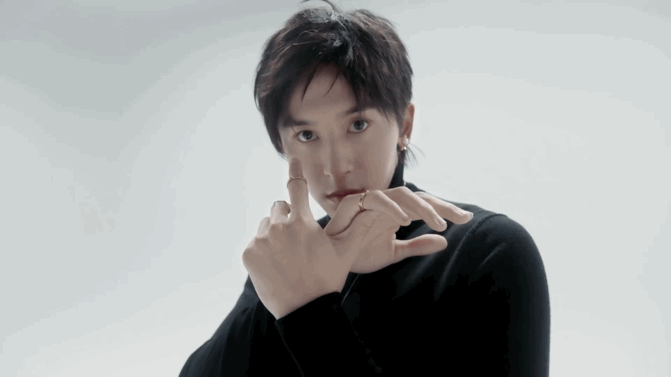 张哲瀚糊涂走红的6个月和糊得明白的1天