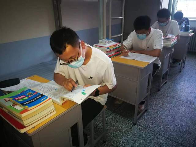 神木市第七中学:疫情教学守初心 "线上线下"同精彩