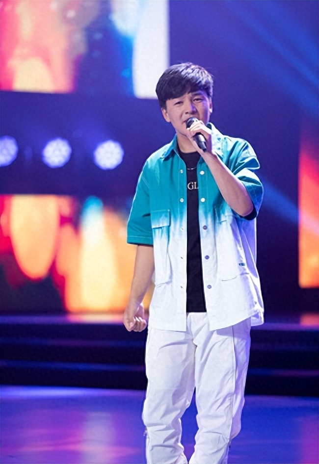 回顾现在发现李健不仅是好声音最有智慧的导师也是大赢家