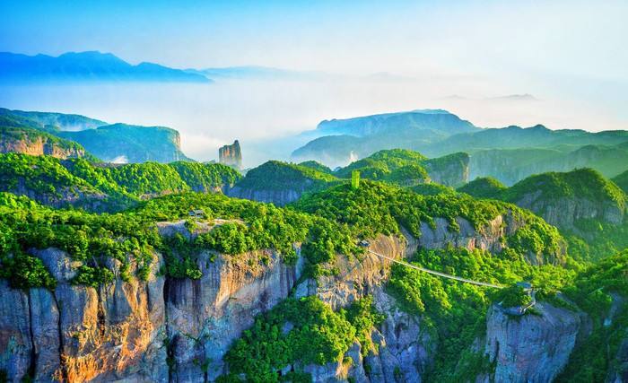 浙江景区走红网络,其地质构造奇特,是全球最大的火山流纹岩地貌