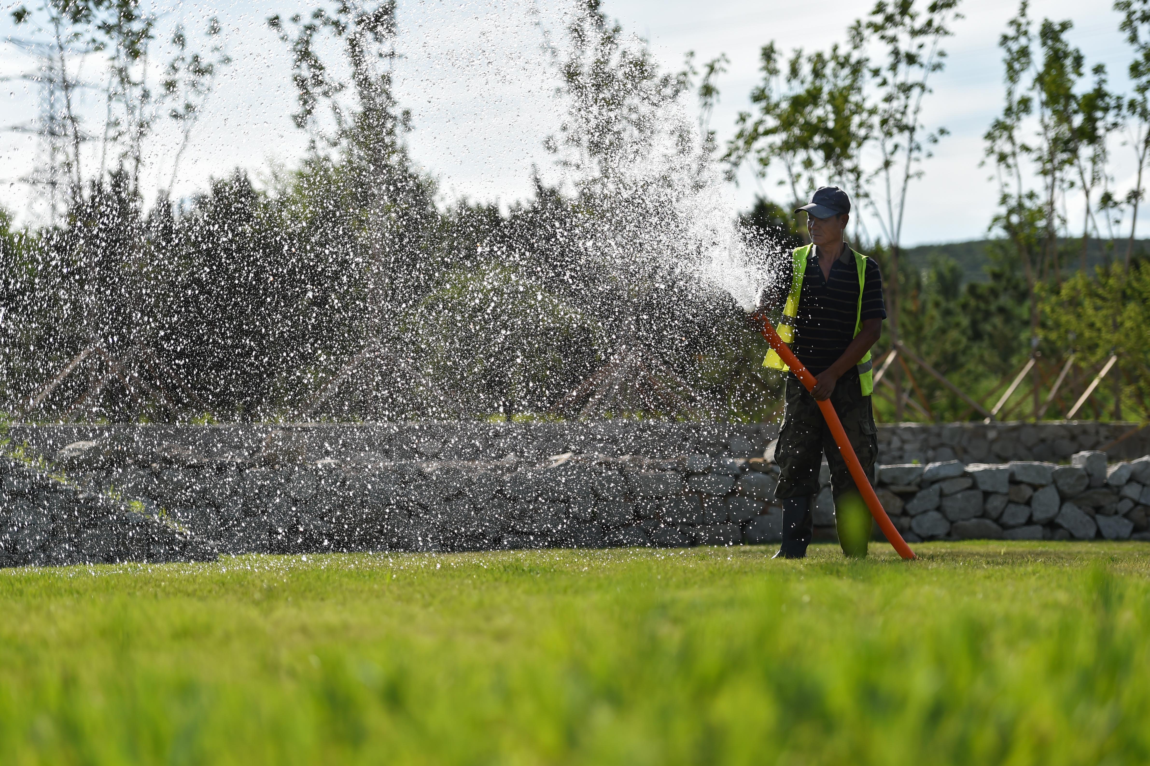 乌兰浩特:荒山治理修复变景区