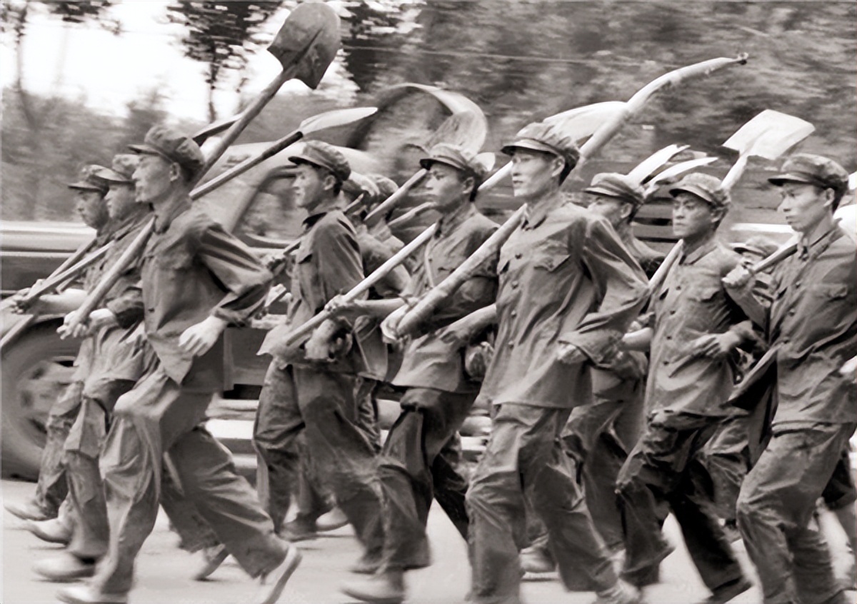 解放军第42军,本已集体转业,最后峰回路转成国家楷模部队