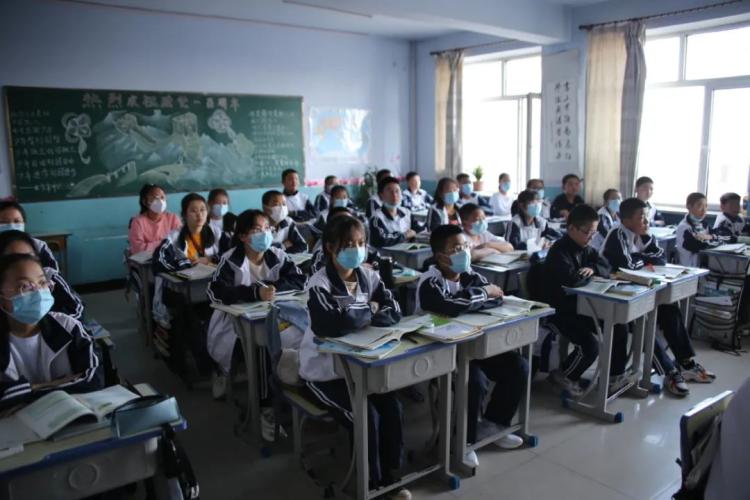 【平安之夏/我为群众办实事】"反电诈宣传"进校园 庆安民警上好防骗