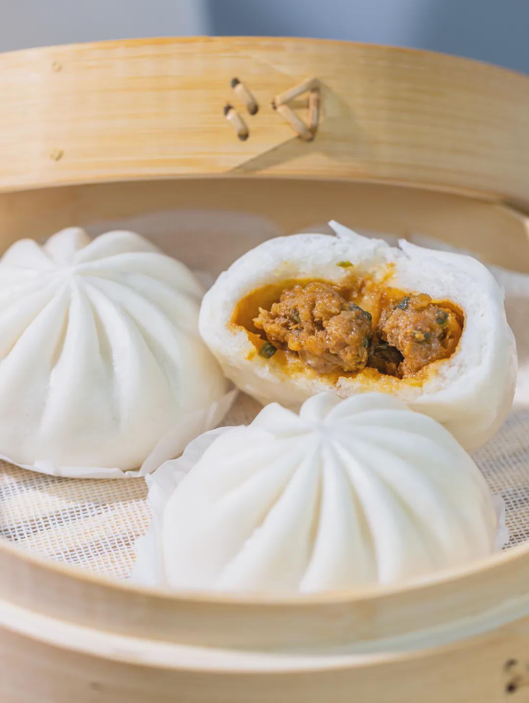 辰颐物语:辰颐跑山黑猪肉包,现宰现做,"包"你满意!