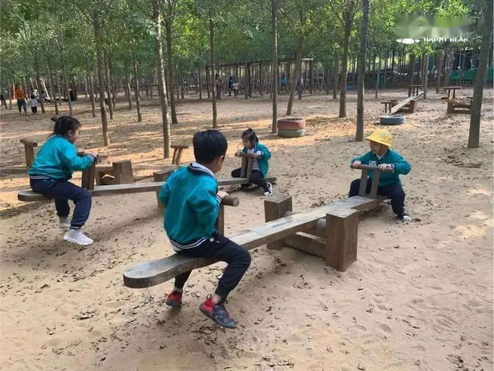 熊孩子森林营地还通过"自营 平台"的模式,构建了完整的产品和服务体系