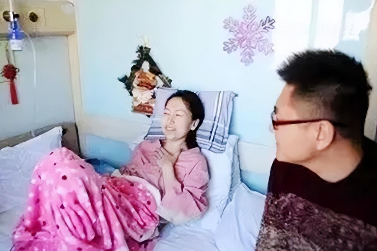 王越面对癌症有点迷茫,同时,她不想拖累丈夫,当她想要放弃的时候,王亮