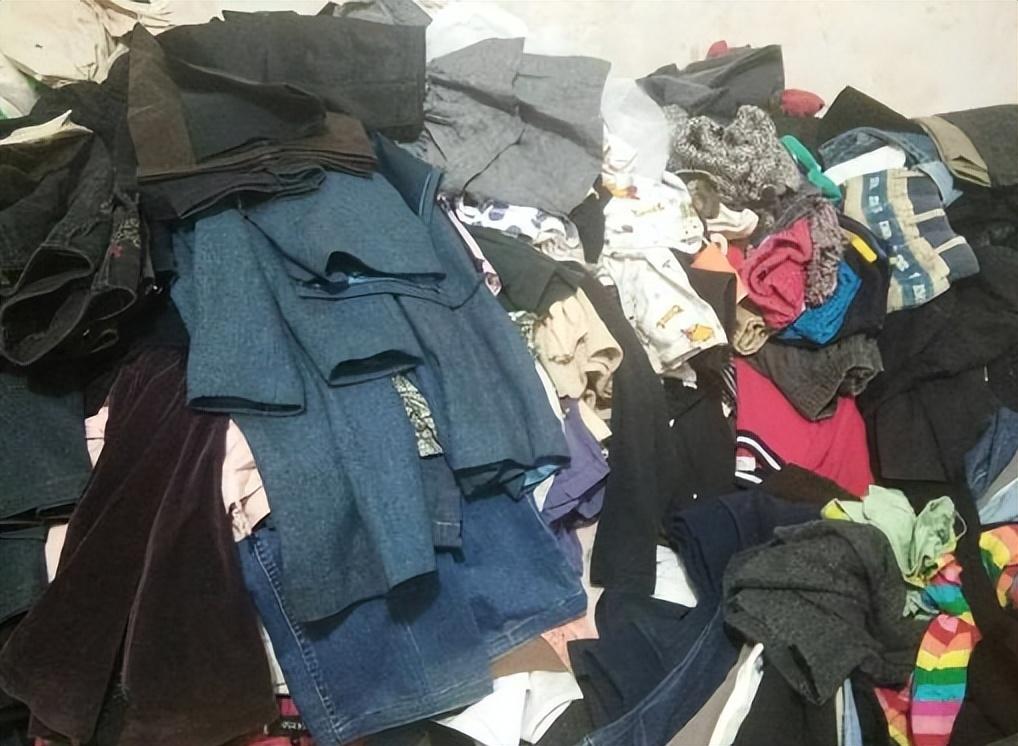 回顾:女孩内裤频频被偷,引人发笑的新闻背后实则隐藏着灰色产业