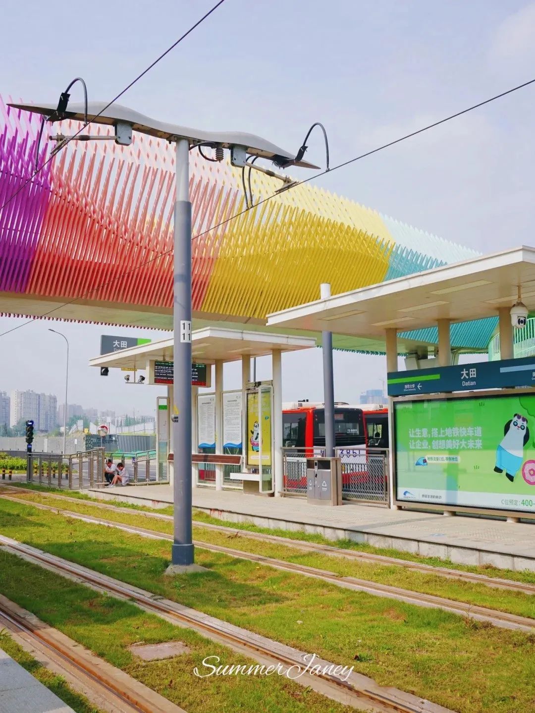 成都几处高颜值地!少女马卡龙大桥,与失乐园邂逅,步入梦幻花海