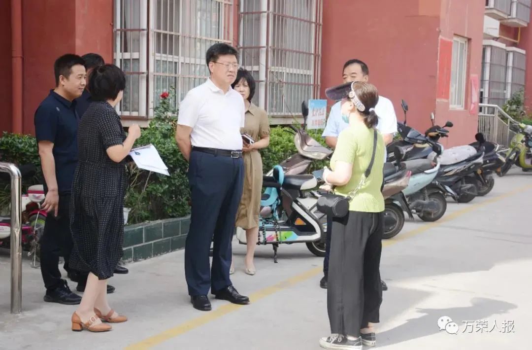 杜中伟督导检查万荣社区疫情防控和疫苗接种情况