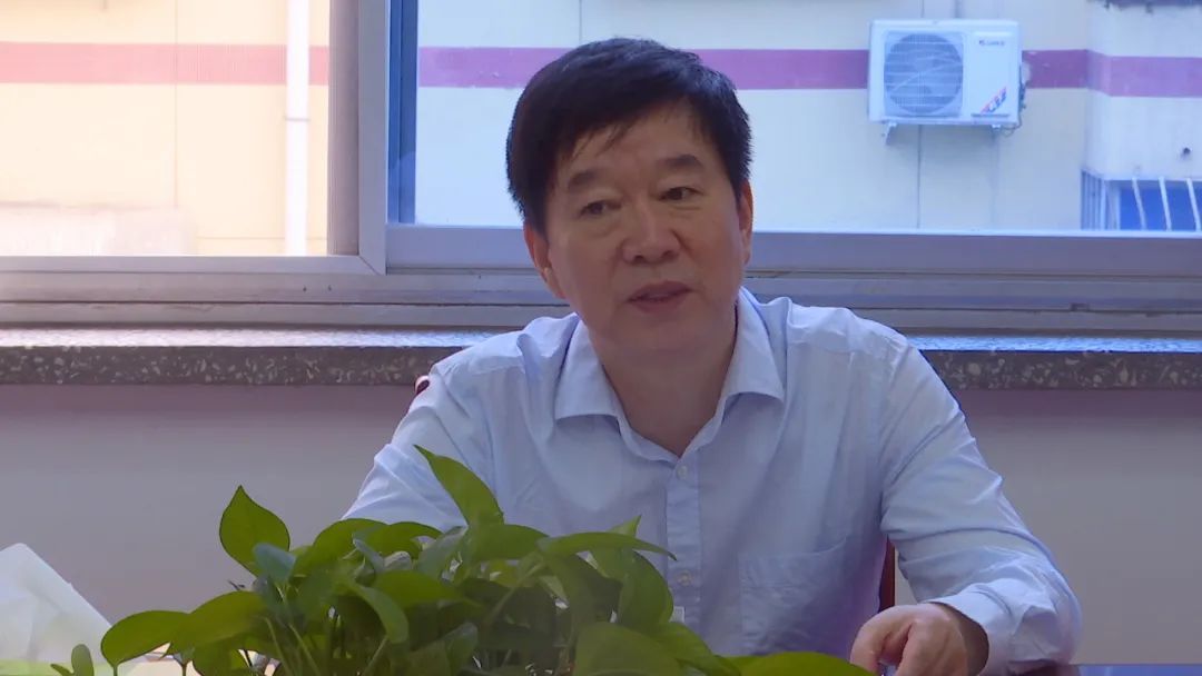 韦红革调研督导新城办脱贫攻坚普查准备工作