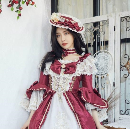 女明星穿上洛丽塔,鞠婧祎甜美,王艺瑾像小公主,baby太惊艳了