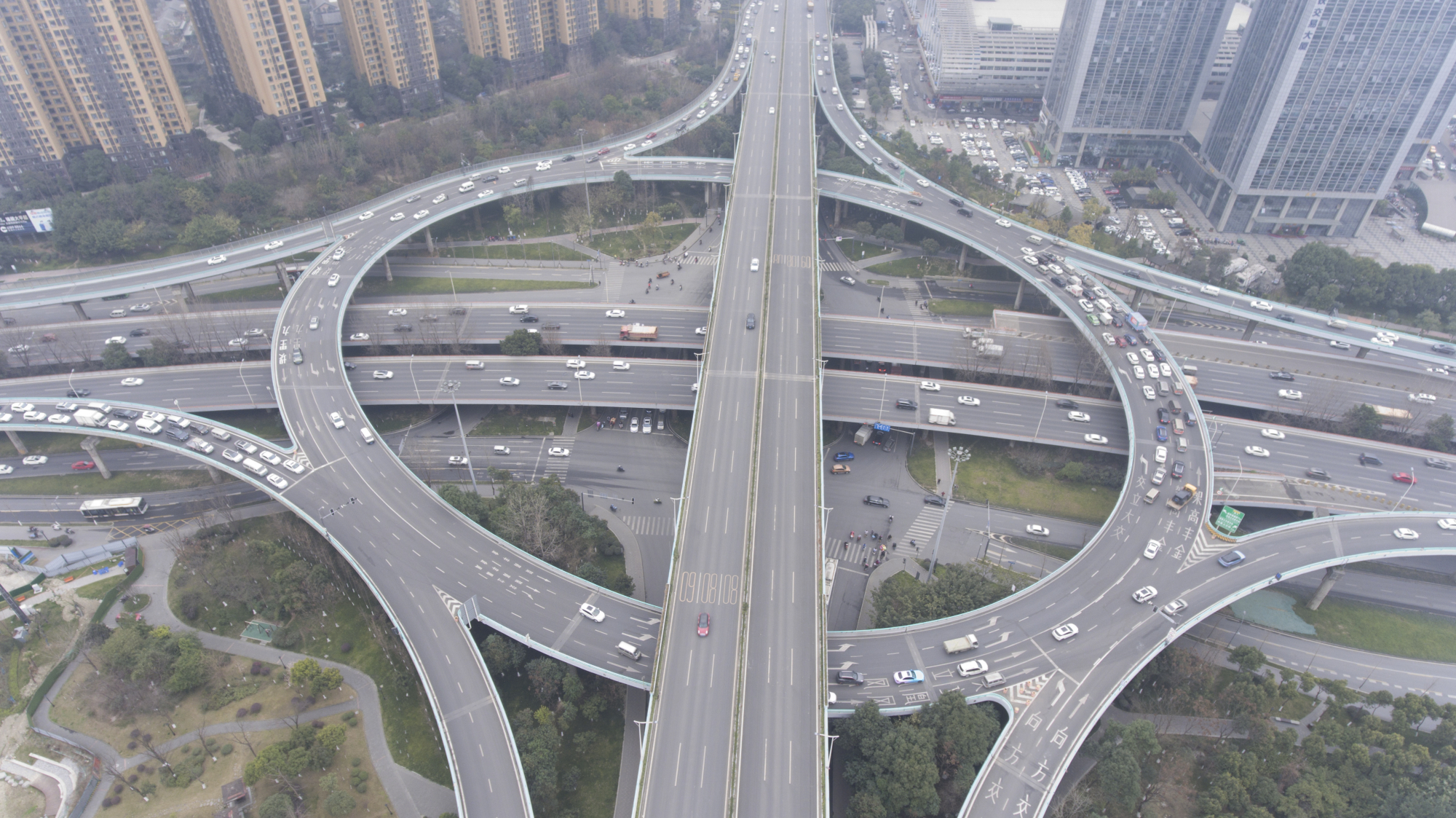 三环路成彭立交环岛怎么走?别紧张,认准车道看清信号灯