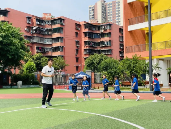 你好,教育伙伴 记成都站东小学一年级家长开放日活动