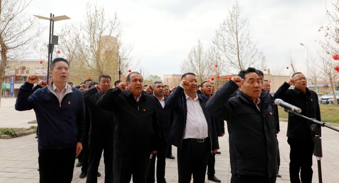 莎车县组织开展清明祭英烈活动