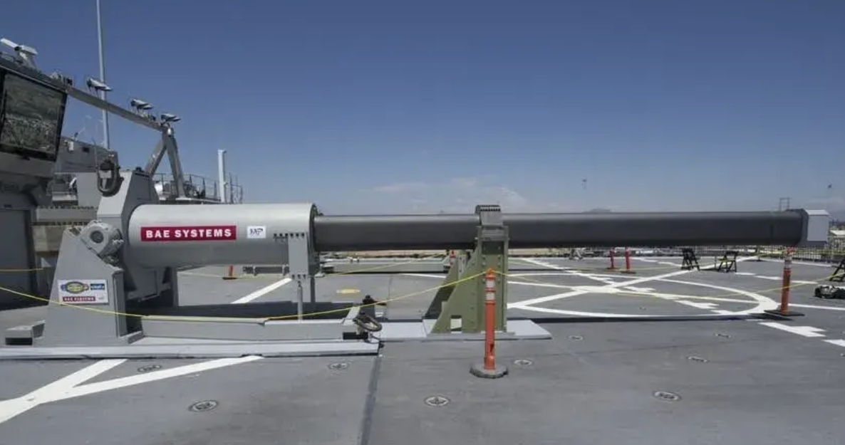 电磁炮才是军舰上的理想武器?中国电磁炮可百公里击穿钢甲