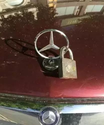 学校的菜鸟驿站,不敢想象这是大学,神回复:怎么看都是厕所改的