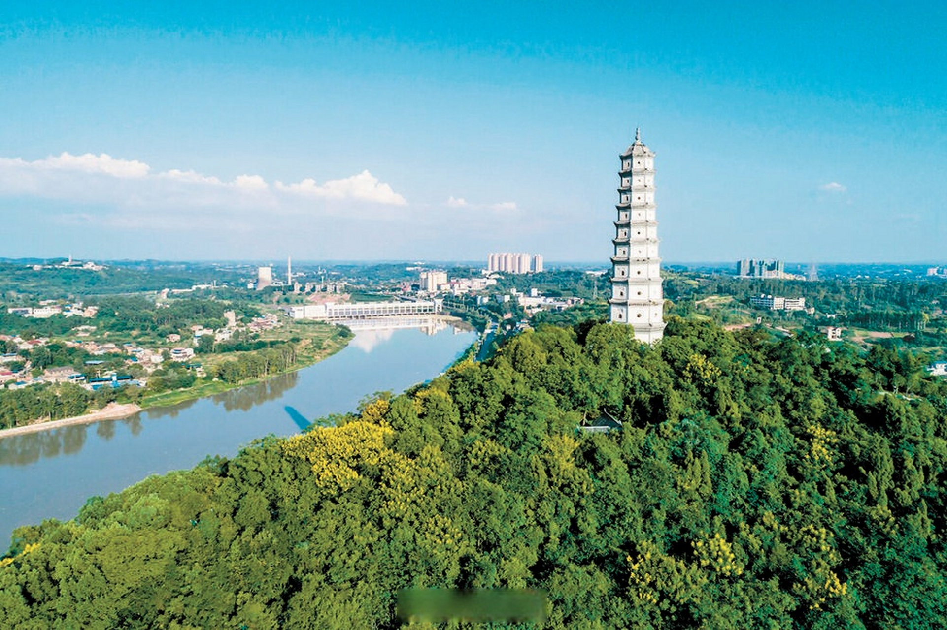 四川内江塔山公园:它是当地城区最大的带状山地公园,来这里打卡的人都