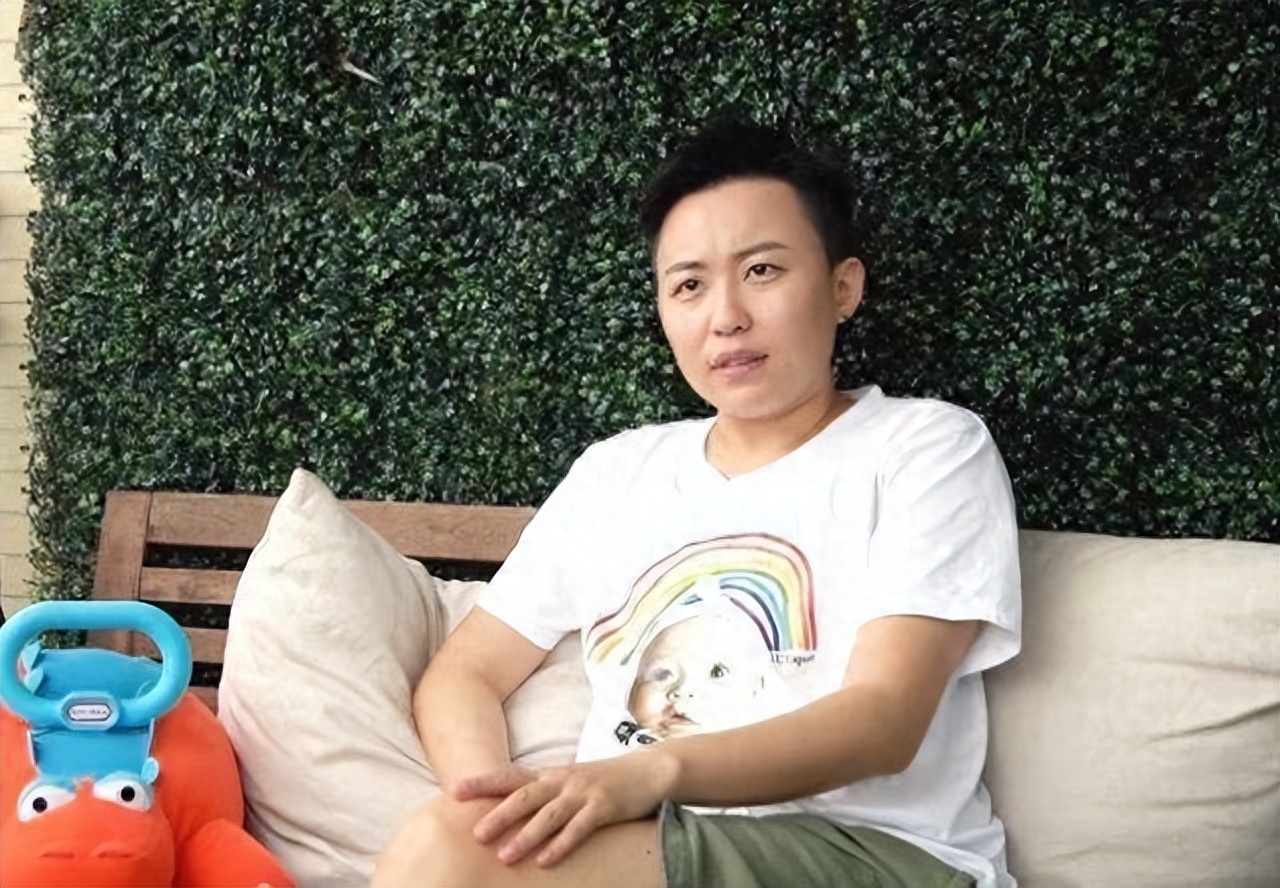 只是,此时没了钱财的困扰,叶海洋又有了全新的困扰,那就是她的人生