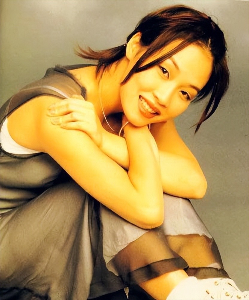 她是香港最传奇最令人怀念的歌手,她说的再见其实是再也不见