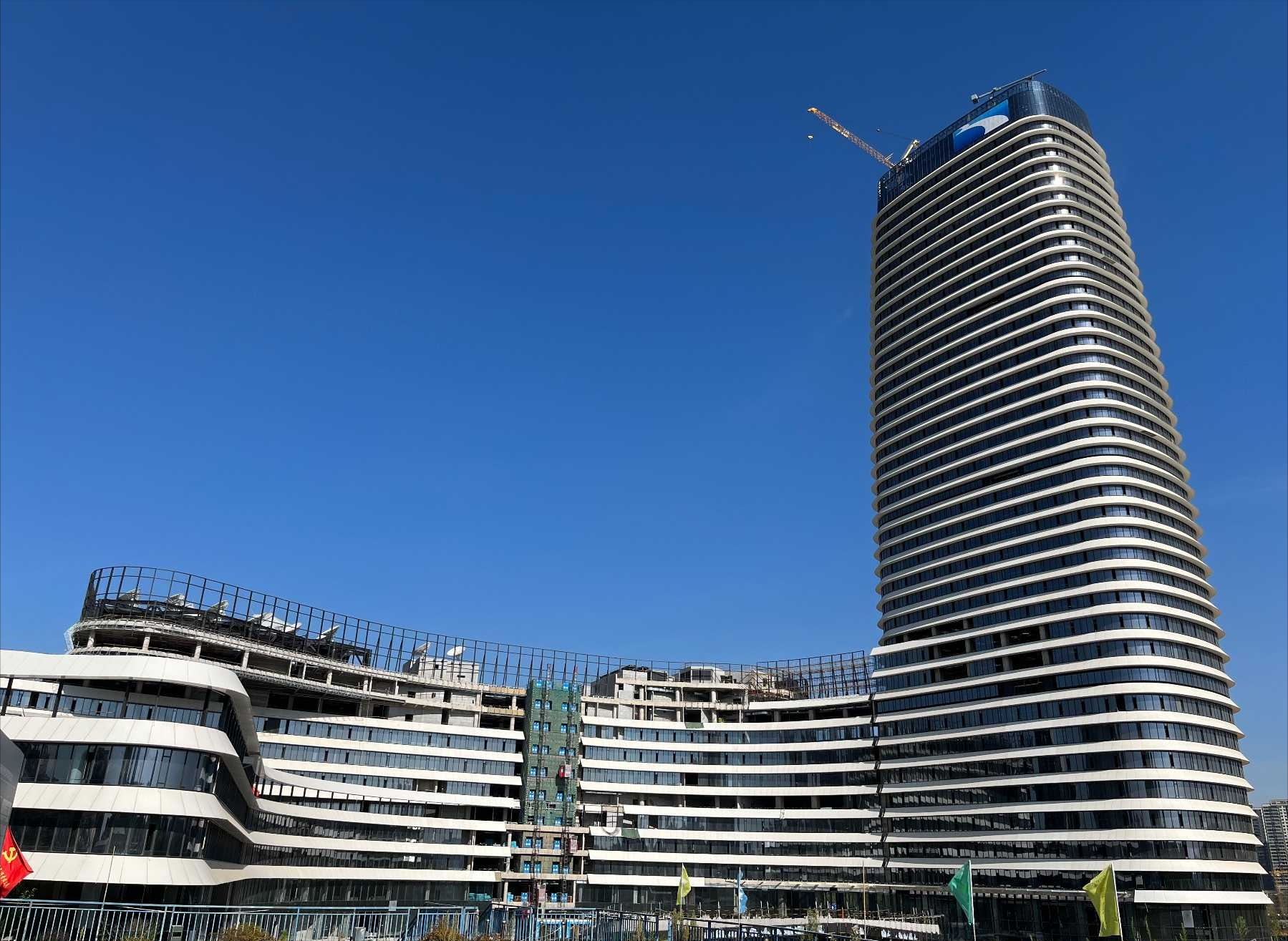 高205米总投资55亿湖北广播电视传媒基地规模仅次于央视大楼