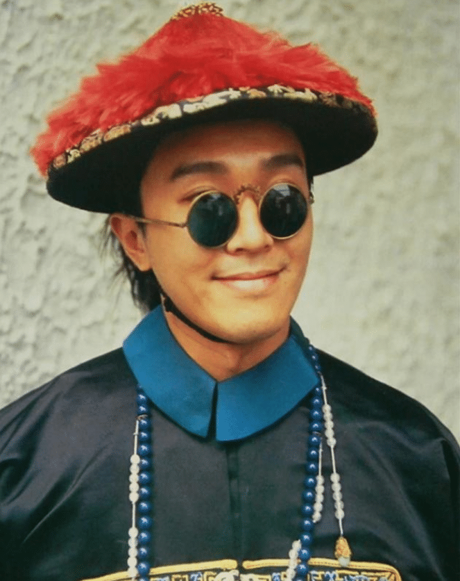 1998年,陈小春六次拜访周星驰,请教演韦小宝,对方只回了一句话
