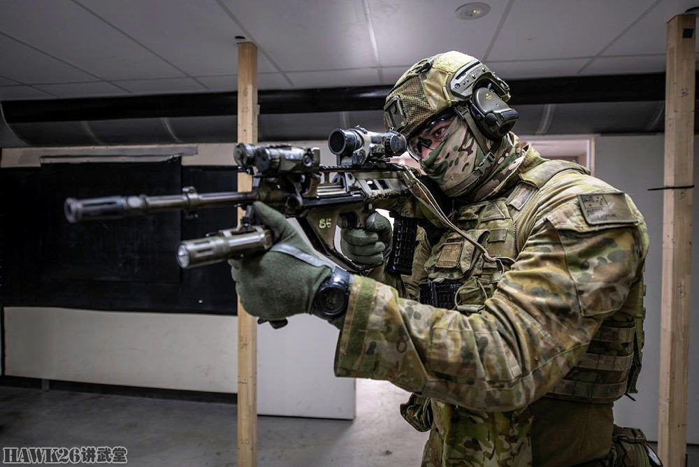 集腋成裘:捷克礼炮在炮管上钻出11个洞 俄军特种部队装备hk417