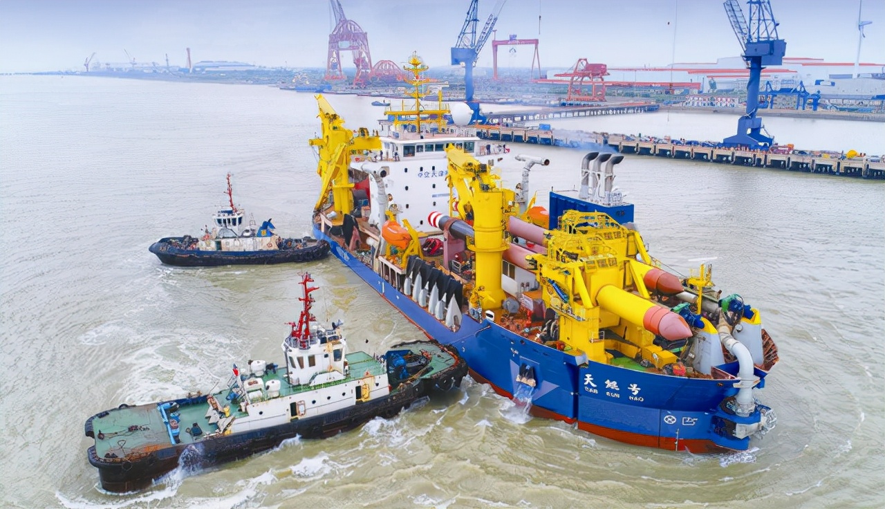 中国天鲲号吹沙填海,用它来挖黄河泥沙,地上悬河可整体下移?