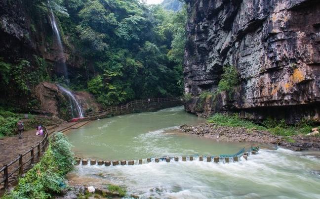 高过河风景区,这个位于贵州黔东南州镇远县西北方的天然瑰宝,是一个