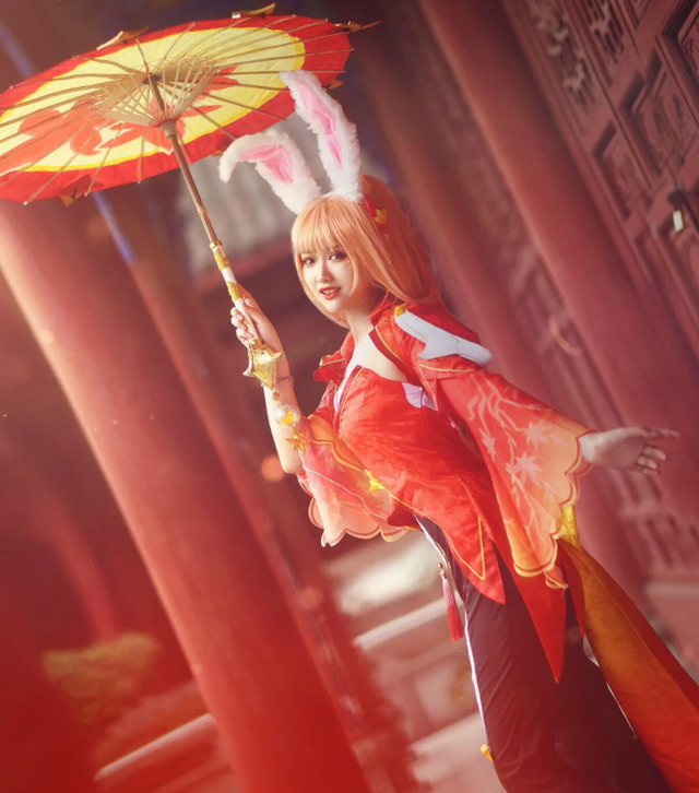 王者荣耀:丰腴少女cos公孙离,"肉装"弱点很明显,不过我喜欢