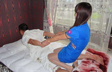 湖南男子扇按摩女耳光,称其不自重当街性侵女方,报警后获刑3年