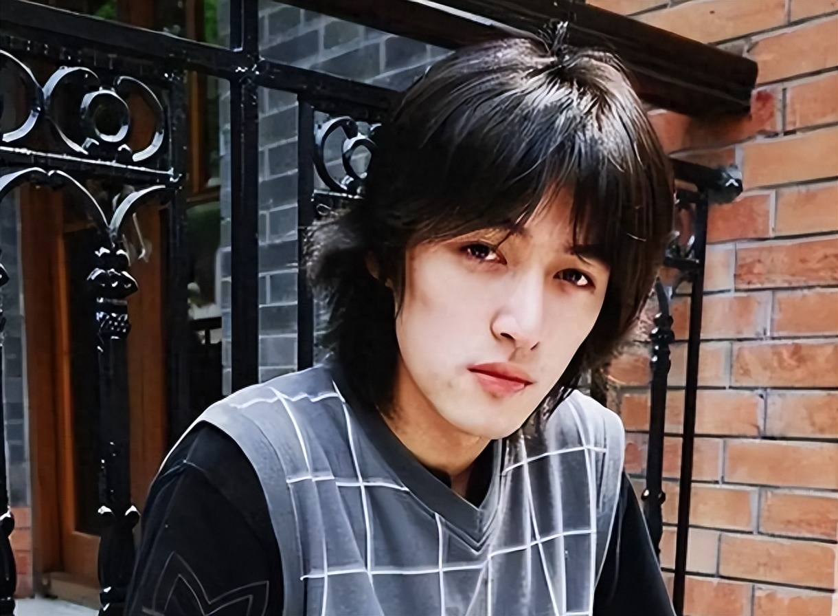 回顾胡歌的父亲胡逸材儿子是我的骄傲晚年他的婚姻成为我的心病