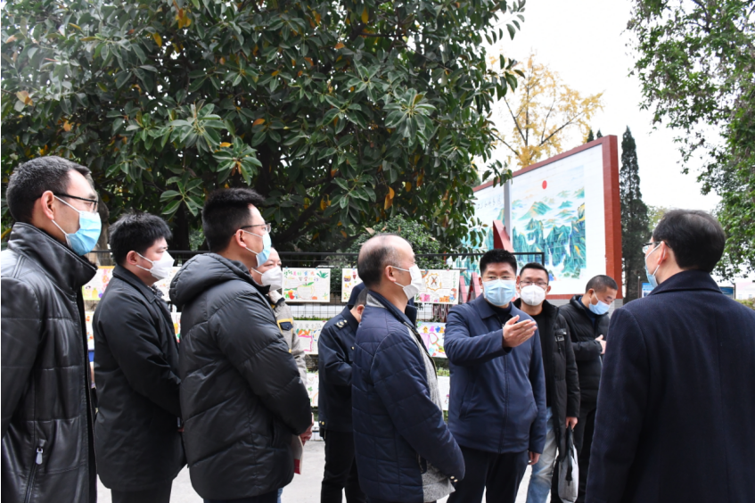 宜賓市翠屏區委常委督查白花鎮中心小學校食品安全,常態化疫情防控