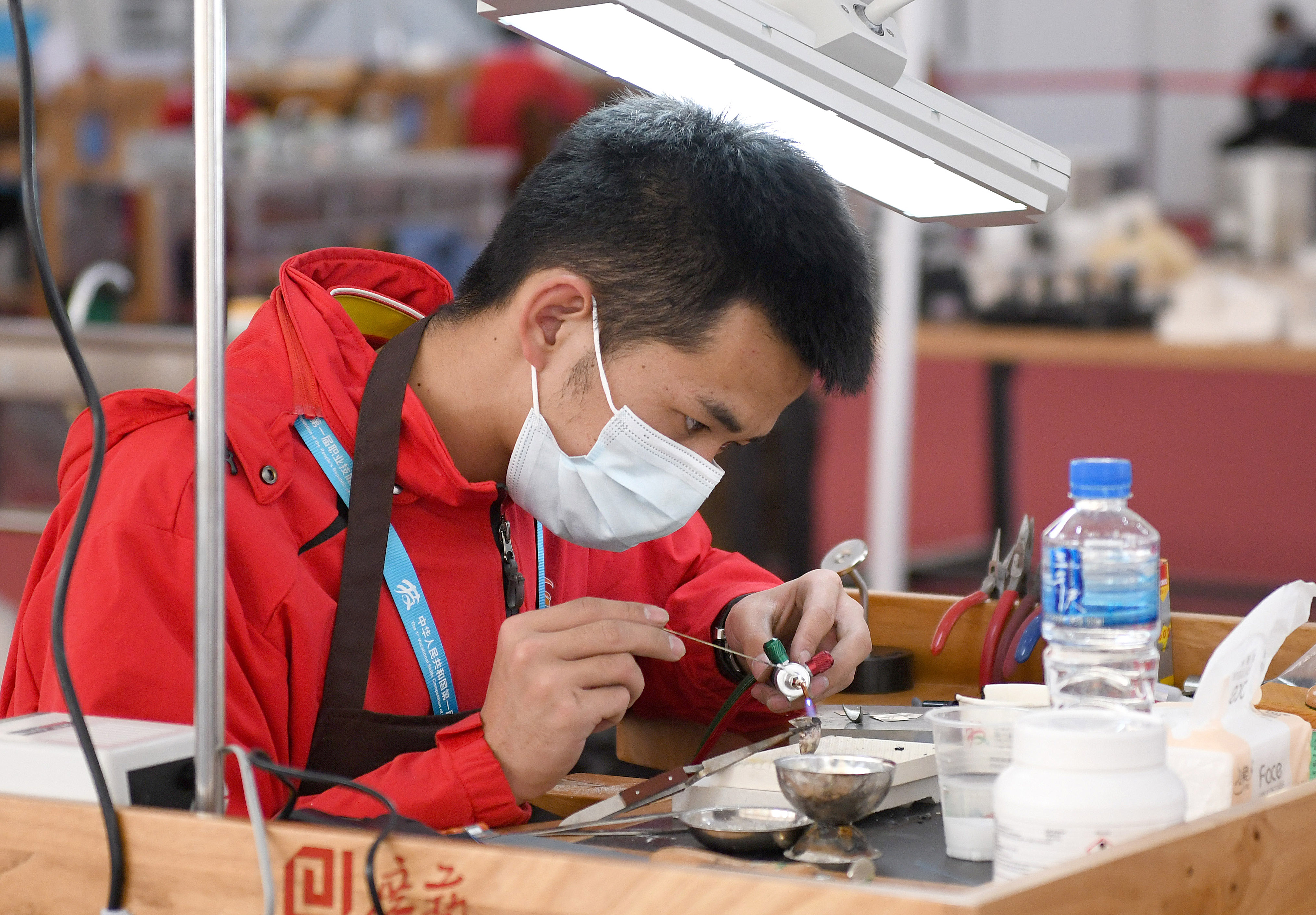 技能成才 匠心筑梦——写在首届全国职业技能大赛闭幕之际