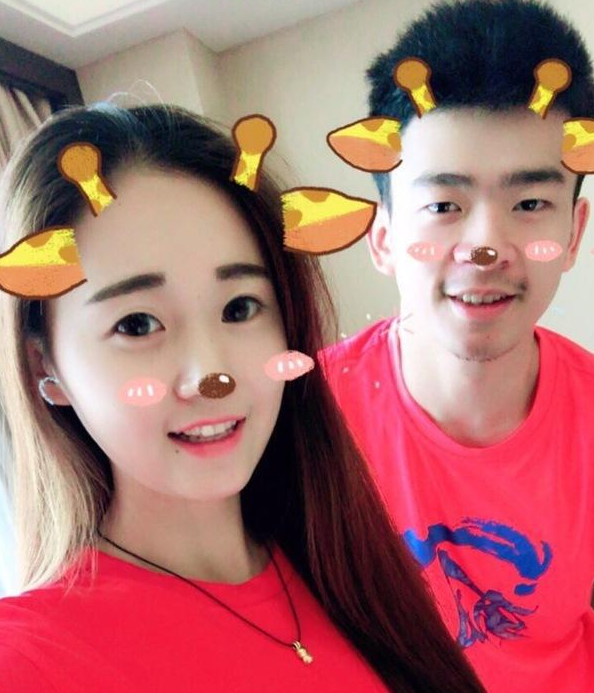 国羽混双名将郑思维求婚成功 黄雅琼在现场见证历史性一刻