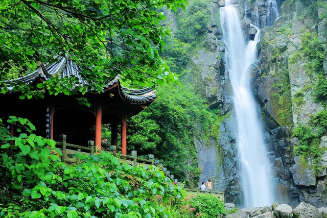 一山一寺一故居,民国第一镇——宁波奉化溪口风景区