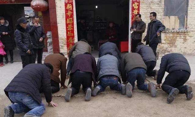 网友公认七八十年代春节老照片:年味满满,忆那些年我们做了什么