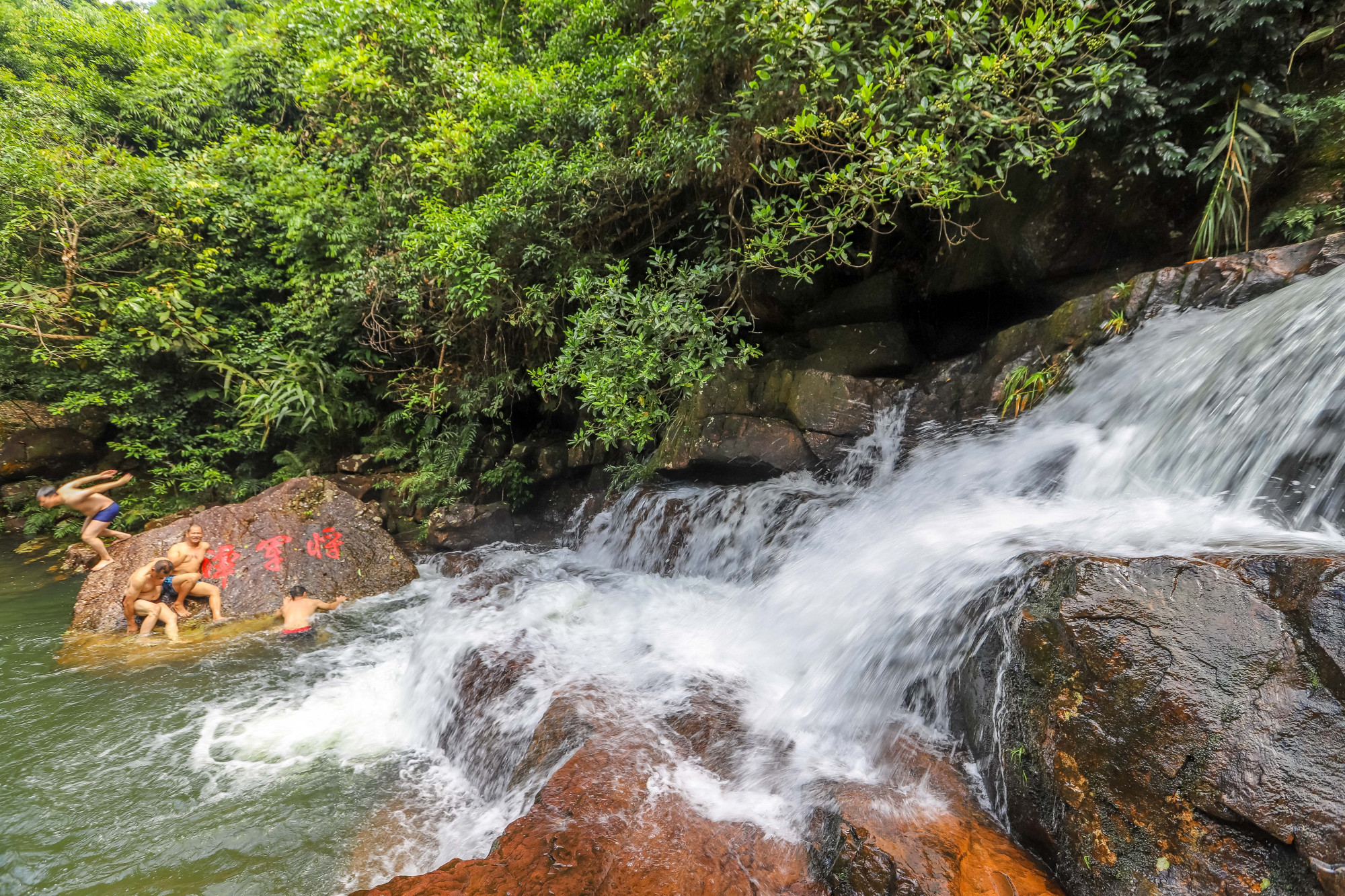 广西钦州八寨沟,"森林氧吧"里亲子嬉水,太适合度假了