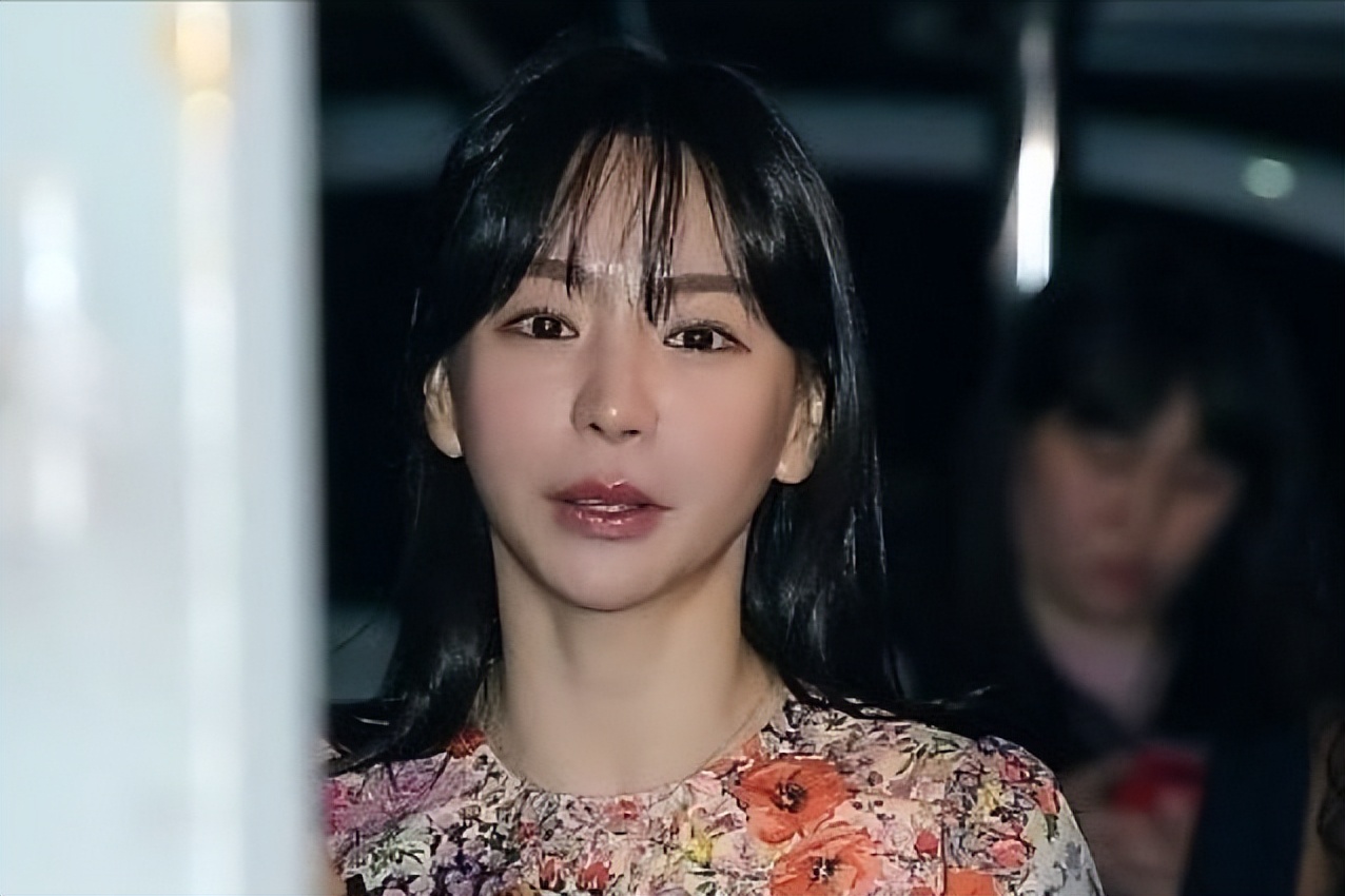 韩国"毒后"黄荷娜:前男友入狱,丈夫背锅后自杀,直言警察不敢动她