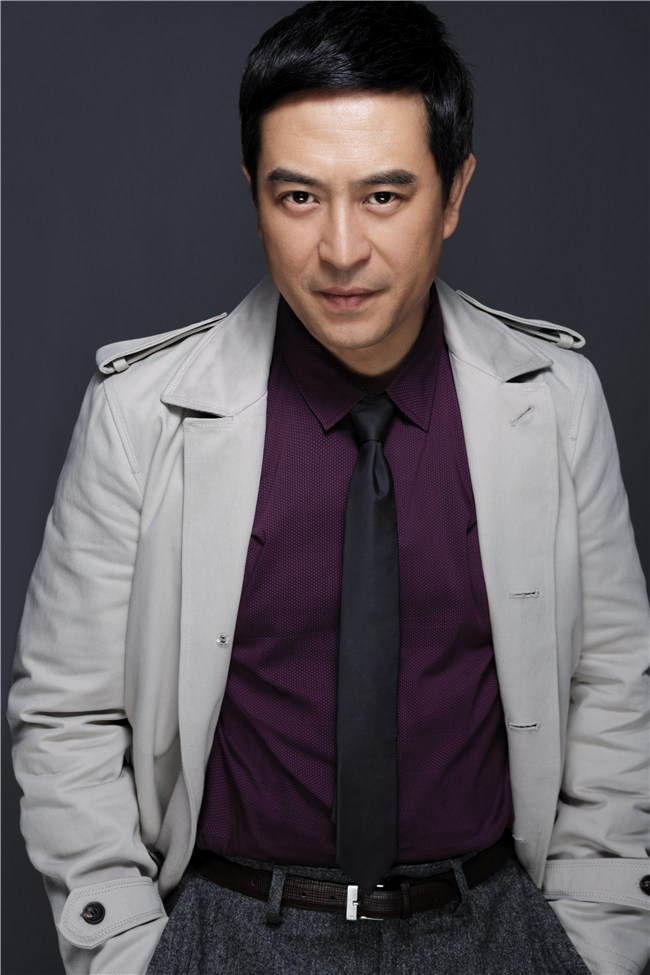 著名的老戏骨张嘉译,与富婆王海燕生活美满,因患这病不得不退圈