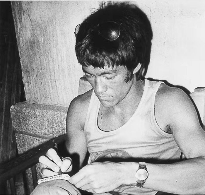 透过兴趣发现不一样的李小龙