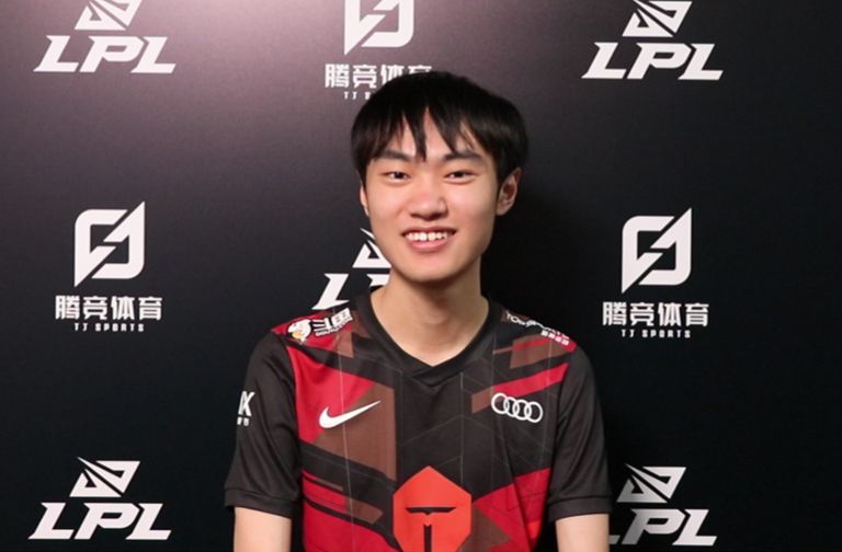 lol官方发布knight个人故事,"纯皇"这个外号从贬义变成了褒义