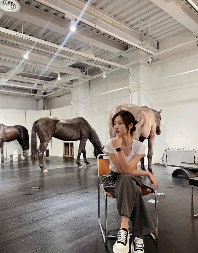 沈梓捷25岁生日女友送祝福!高诗岩女友晒日常,小高评论绝了